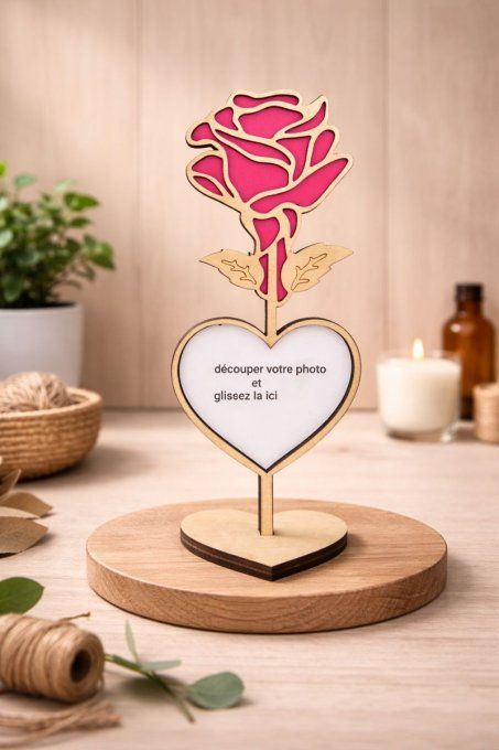 Rose en bois porte-photo – Support cœur