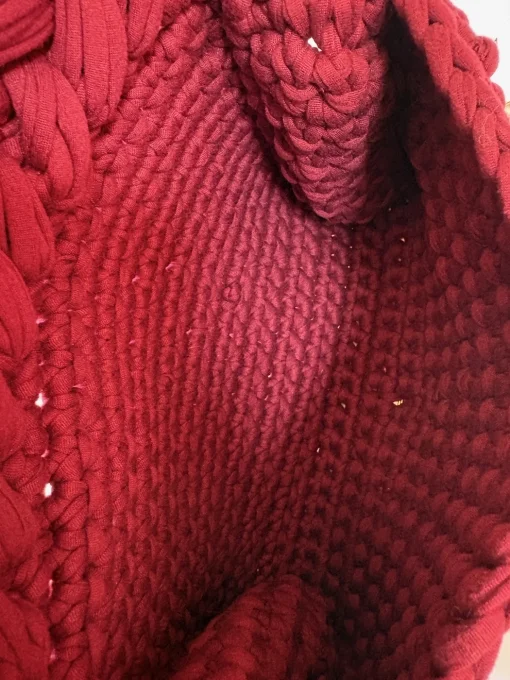 Sac bandoulière au crochet vin rouge fait main – chaîne dorée