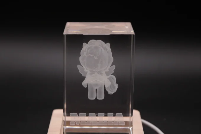 Bloc cristal personnalisé avec gravure 3D et prénom
