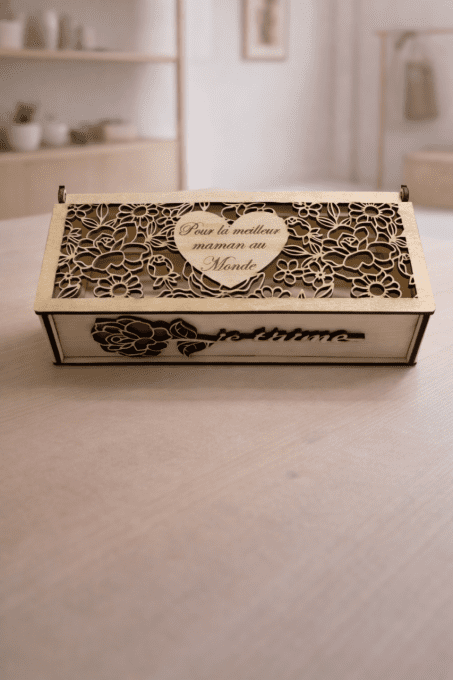boite-cadeau-bois-gravee-bonne-fete-maman-18x7x5.jpg