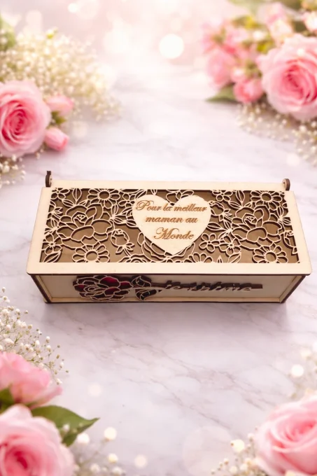 Boîte cadeau en bois personnalisable avec rose et cœur gravé – tilleul 18 × 7 × 5 cm