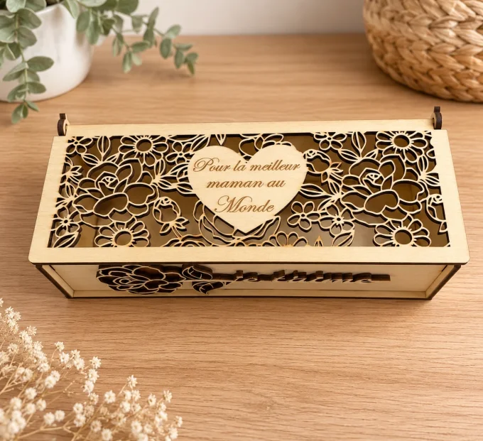 Boîte cadeau en bois personnalisable avec rose et cœur gravé – tilleul 18 × 7 × 5 cm