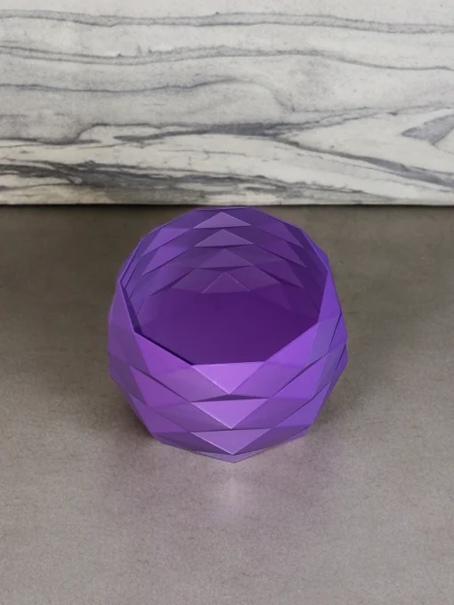 Cache-pot facetté violet en PLA imprimé en 3D