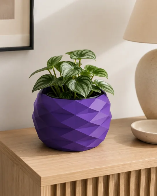 Cache-pot facetté violet en PLA imprimé en 3D