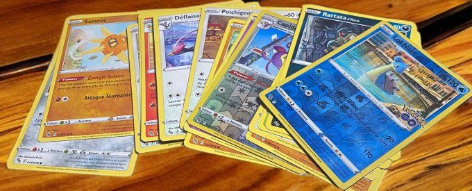 Lot de 15 cartes Pokémon GO – Occasion