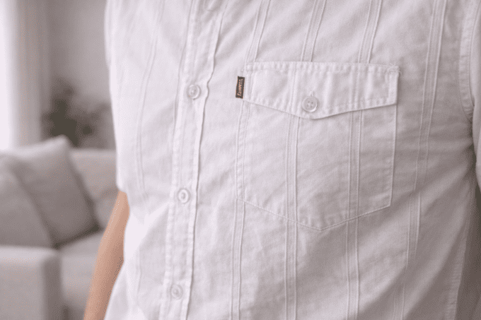 Chemise Levi’s blanche à fines rayures ton sur ton – L – Coton