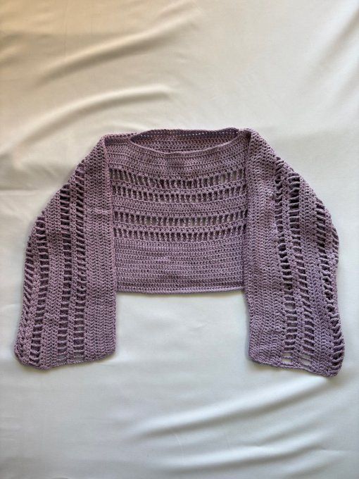 Crop-top crochet lavande ajouré, manches amples