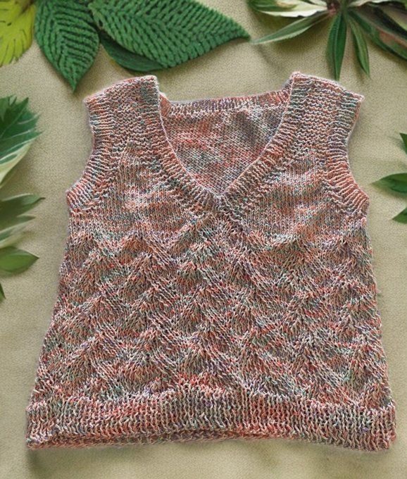 Débardeur maille pastel chinée, col V et coupe droite