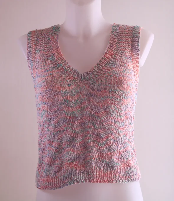 Débardeur maille pastel chinée, col V et coupe droite