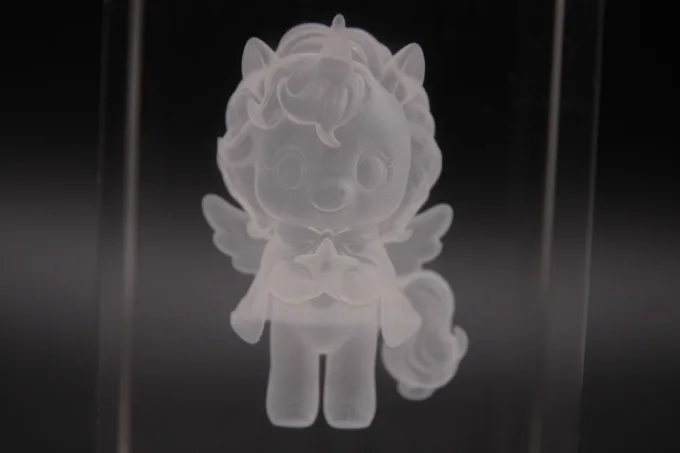 Bloc cristal personnalisé avec gravure 3D et prénom