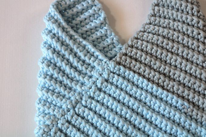 Sac crochet fait main bleu pastel et gris
