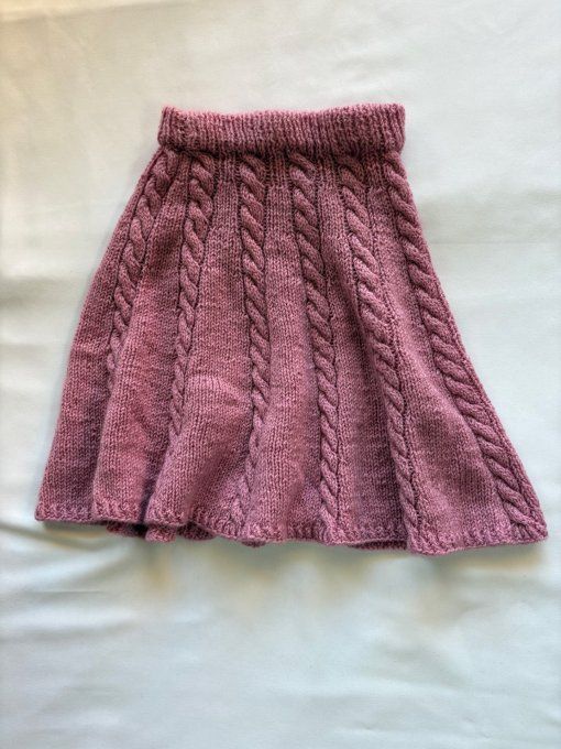 Ensemble jupe + pull torsadée rose poudré, maille raffinée