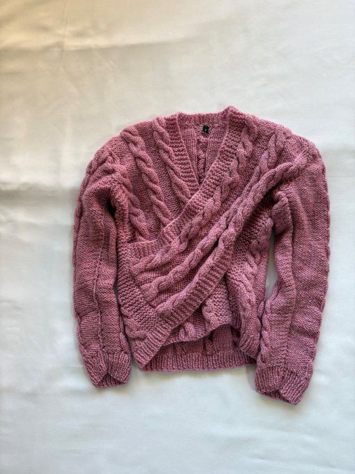 Ensemble jupe + pull torsadée rose poudré, maille raffinée