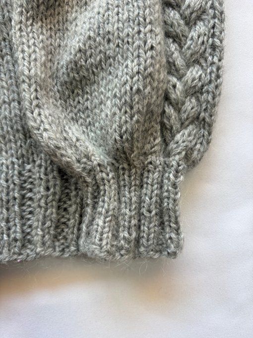 Gilet en maille grise fait main, zip central et col montant