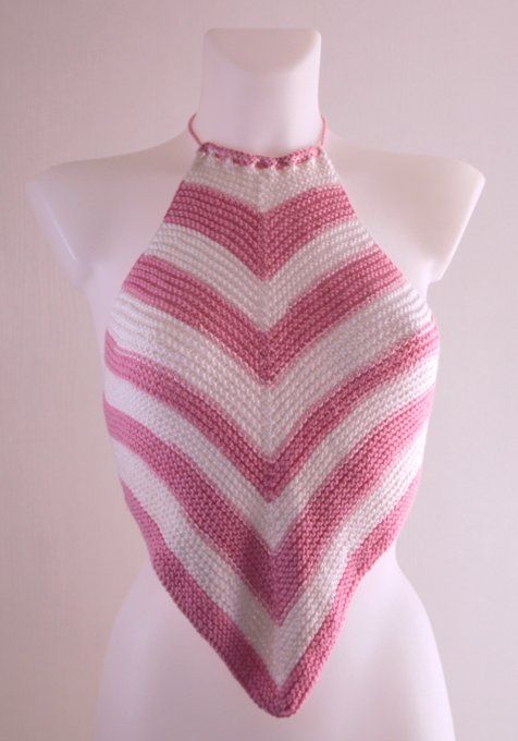 Top triangle tricoté rose & écru, motif chevrons