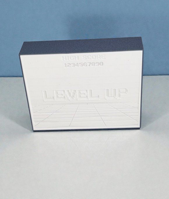 Cadre lumineux 3D “LEVEL UP” – Ambiance Gaming Rétro