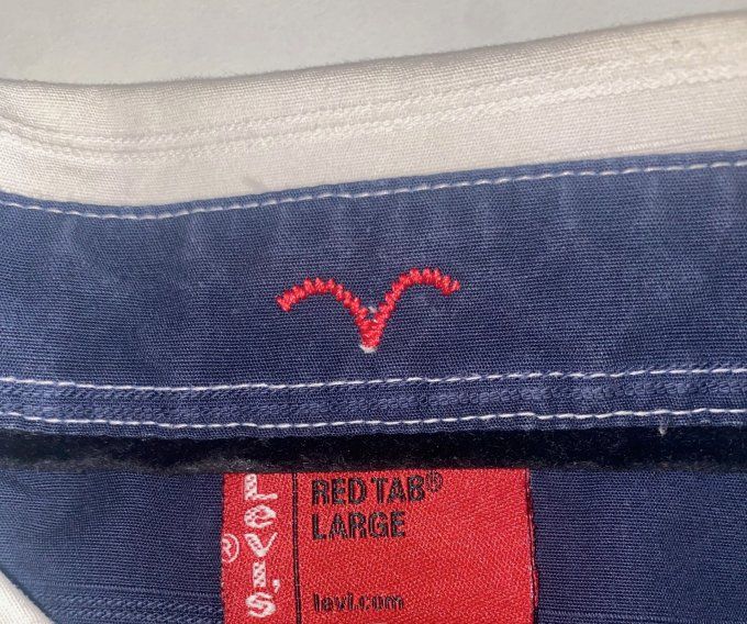 Chemise Levi’s blanche à fines rayures ton sur ton – L – Coton