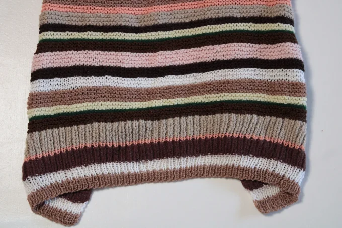 Cardigan femme multicolore rayé fait main – manches texturées