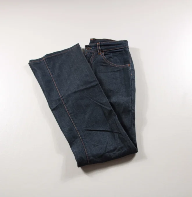 Jean Levi’s 525 femme bootcut bleu foncé W25 L32 vintage Y2K
