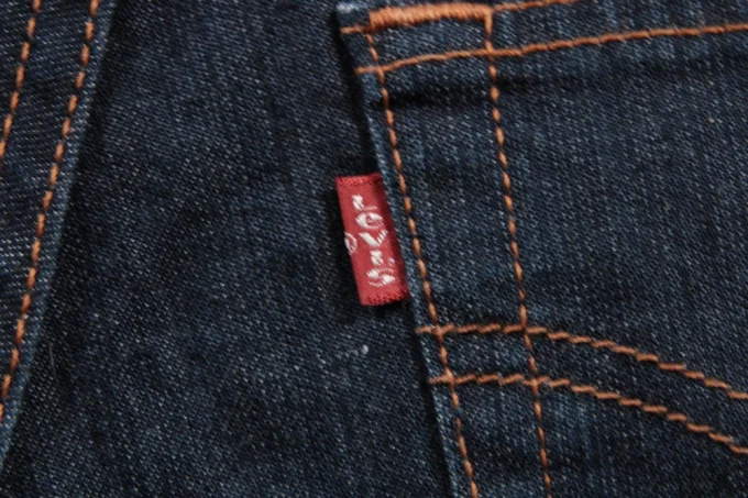 Jean Levi’s 525 femme bootcut bleu foncé W25 L32 vintage Y2K