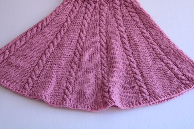 Ensemble jupe + pull torsadée rose poudré, maille raffinée