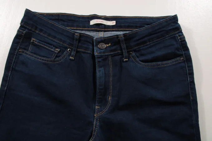 Jean femme Levi’s 711 Skinny bleu foncé W29 L34 – FR 38