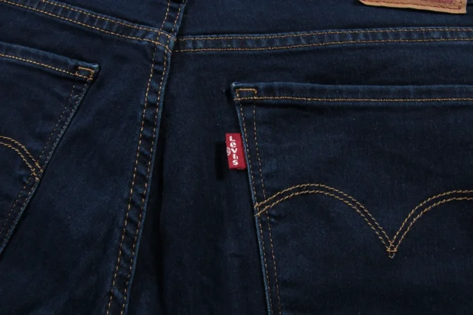 Jean femme Levi’s 711 Skinny bleu foncé W29 L34 – FR 38