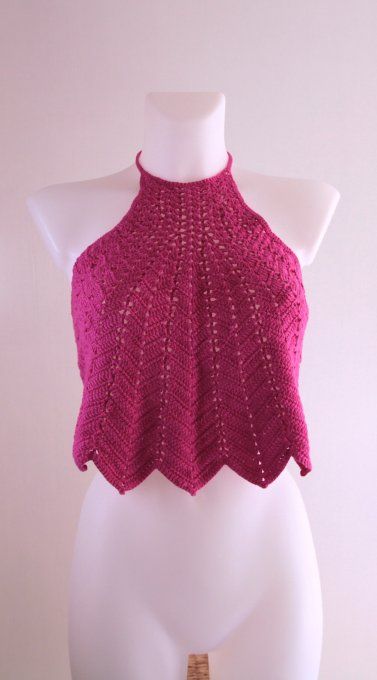 Top triangle tricoté fuchsia, maille ajourée ajustable