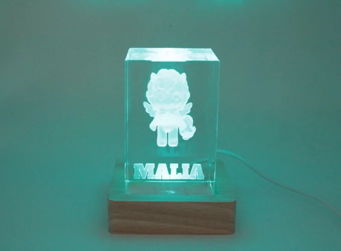 Bloc cristal personnalisé avec gravure 3D et prénom