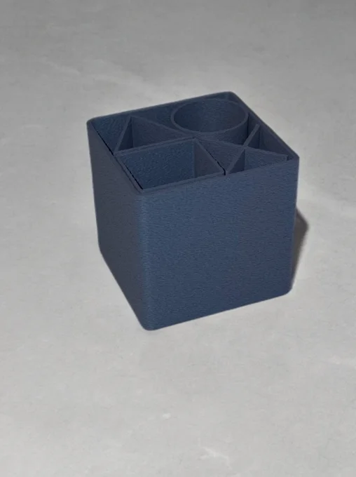 Organisateur de bureau cubique en PLA imprimé en 3D – 9 cm