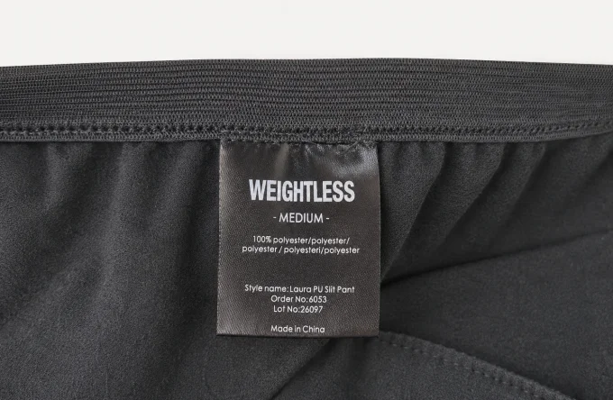 Pantalon femme noir effet cuir à fentes Weightless Laura – taille M