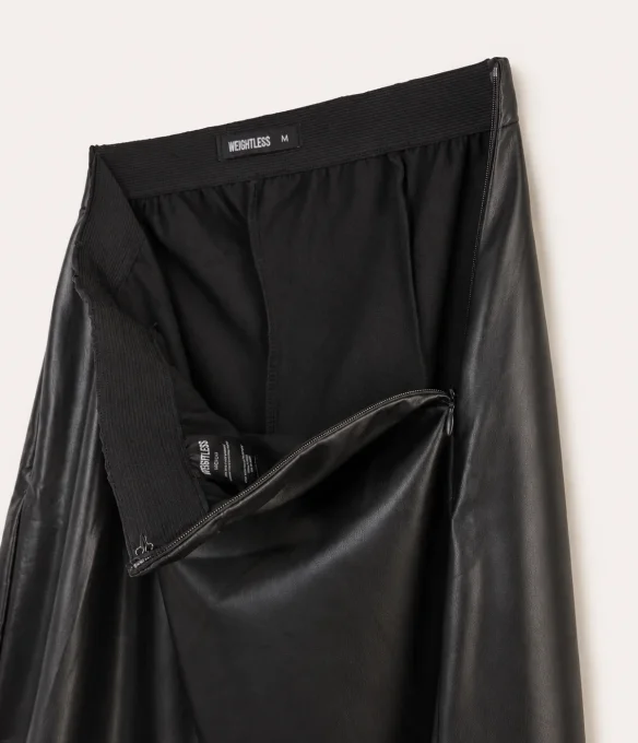 Pantalon femme noir effet cuir à fentes Weightless Laura – taille M