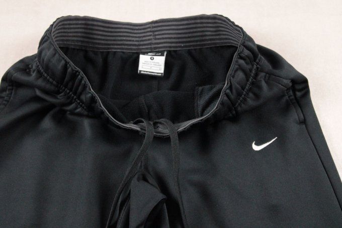 Pantalon de survêtement Nike Therma-FIT noir taille S – bas zippés