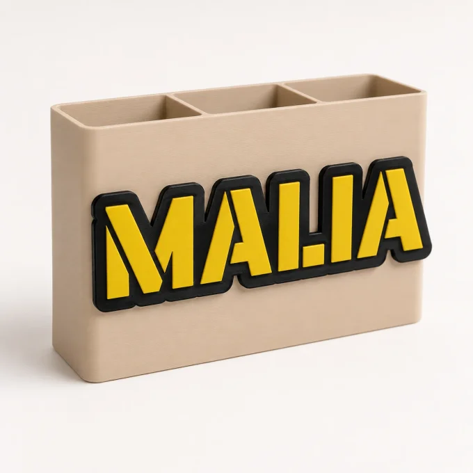 Pot à crayons personnalisé beige avec lettres jaunes et contour noir