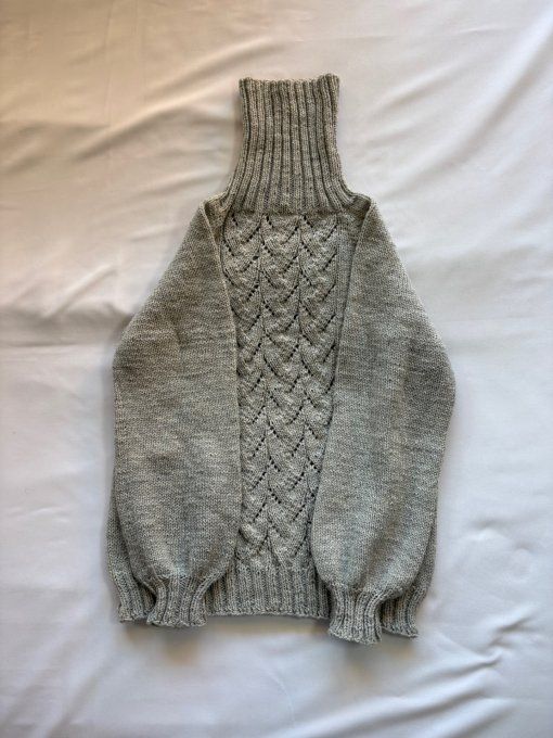 Pull col roulé gris motif torsadé, maille douce