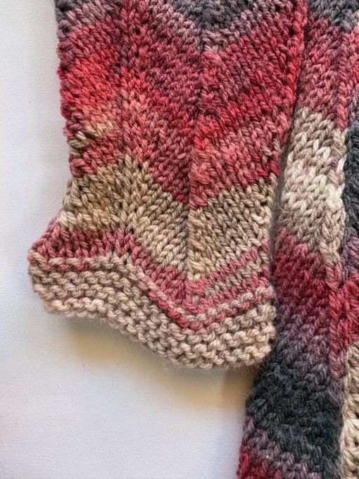 Robe en laine fait main motif chevron, tons chauds