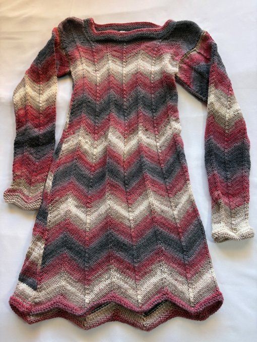 Robe en laine fait main motif chevron, tons chauds