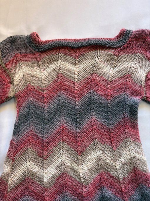 Robe en laine fait main motif chevron, tons chauds