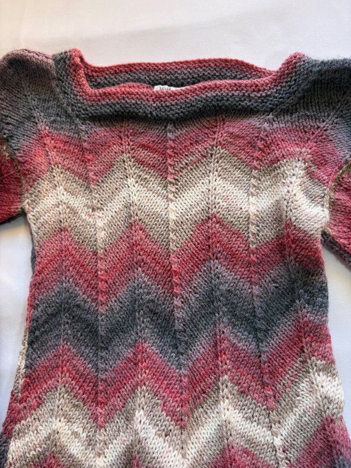 Robe en laine fait main motif chevron, tons chauds