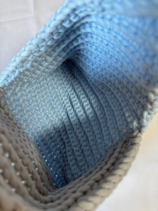 Sac crochet fait main bleu pastel et gris