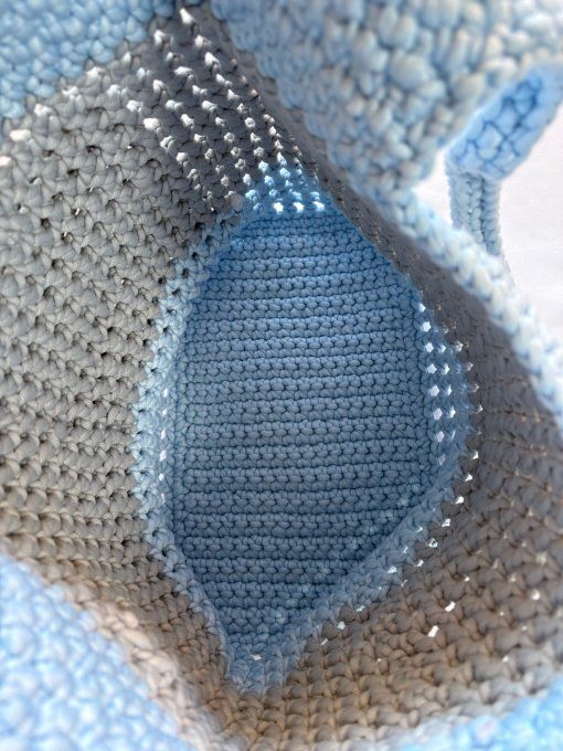 Sac cabas crocheté fait main bicolore bleu ciel & gris