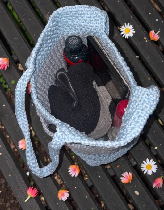 Sac cabas crocheté bleu ciel et gris fait main