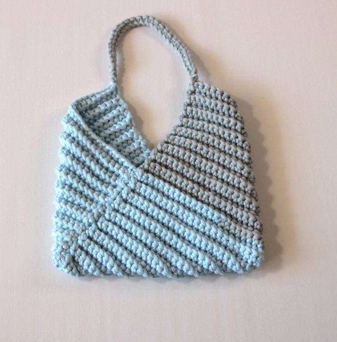 Sac crochet fait main bleu pastel et gris