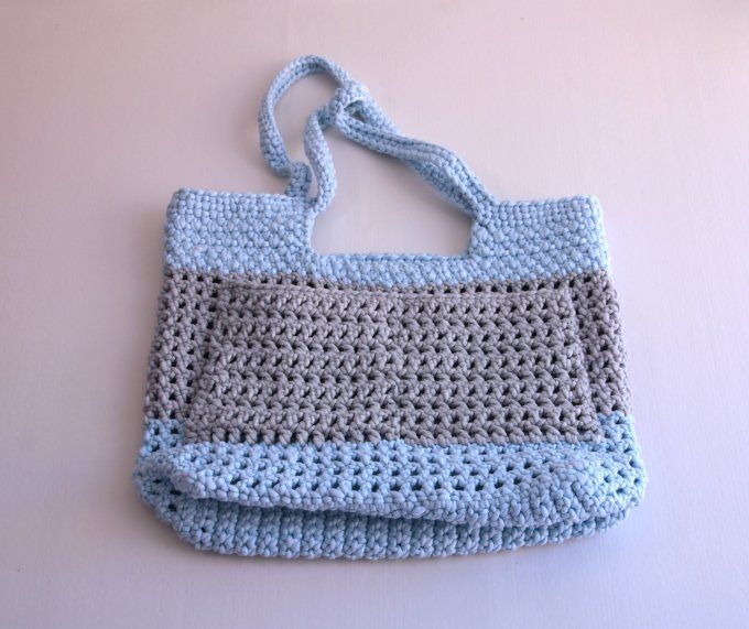 Sac cabas crocheté fait main bicolore bleu ciel & gris