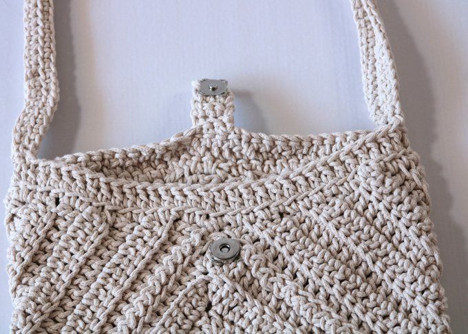 Sac porté épaule au crochet beige fait main