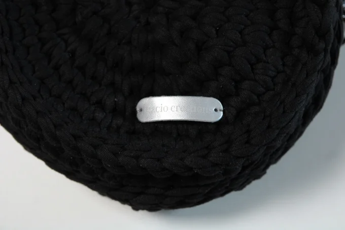 Sac bandoulière rond noir au crochet fait main – 100 % polyester