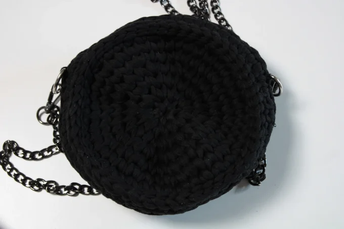 Sac bandoulière rond noir au crochet fait main – 100 % polyester