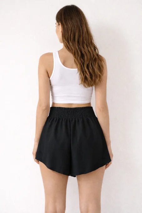 Short femme fluide à taille haute smockée – beige ou noir
