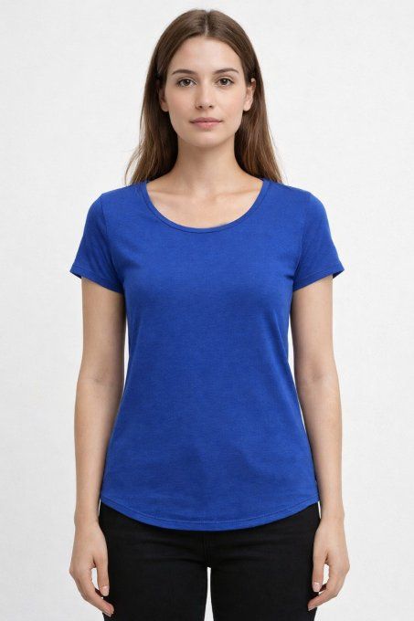 T-shirt femme Camaïeu Essential bleu électrique porté de face, manches courtes, taille XS