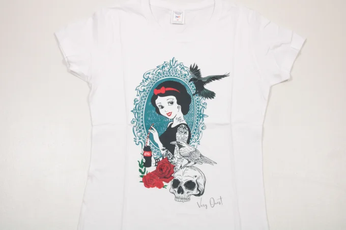 T-shirt femme blanc imprimé princesse tatouée 100 % coton